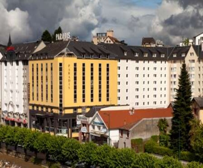 Hôtel Paradis Lourdes or Similar